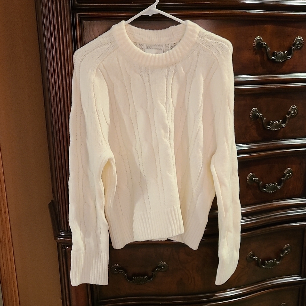 Abercrombie & Fitch Ivory Cable Knit Sweater